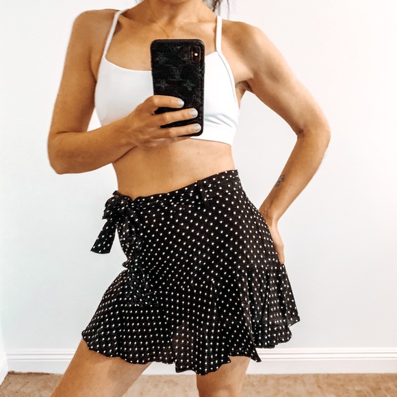 SOLD ⚡️NWT Zara Frilled Skorts - Picture 1 of 8